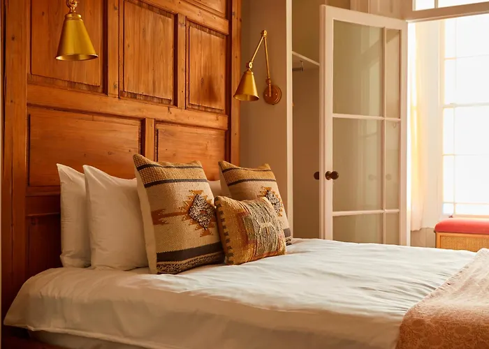 Georgian House Hotel
