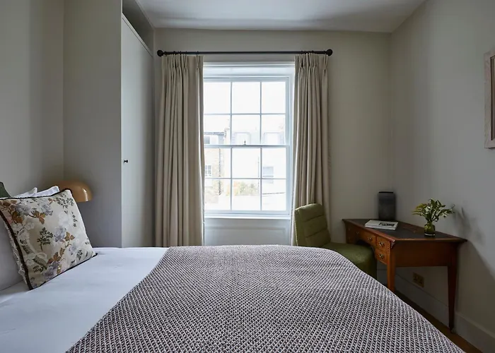 Georgian House Hotel